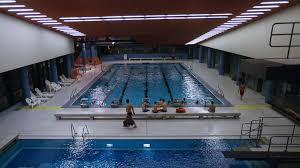 Allemagne Cinq Adolescentes Auraient Ete Sexuellement Agressees Par Des Migrants Dans Une Piscine Rt En Francais