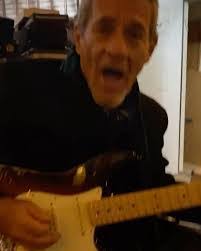 Eli Arthur's Instagram, Twitter & Facebook