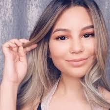 Lacey Bemis's Instagram, Twitter & Facebook