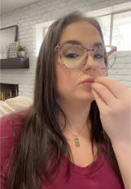 Melissa Guidry (@dollfacemelxo)