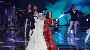 Bawakan Lagu Baru Di Hut Sctv Ke 28 Syahrini Tampil Dengan Sayap Bak Malaikat Halaman 1 Tribunstyle Com