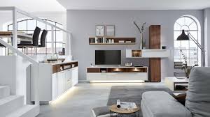 Weiße wohnzimmer idee mit gelben akzenten. Wohnen In Weiss So Gelingt Der Trend Look Interliving