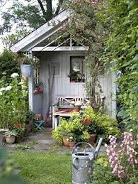 Ma Cabane Au Fond Du Jardin Abri De Jardin Jardins Remises De Jardin