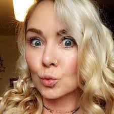 Jeannie High's Instagram, Twitter & Facebook