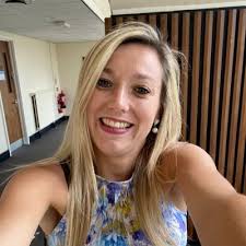 Dr Bee Hughes 🐝 (@BeeBeehughes8)