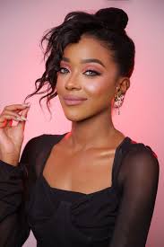 ببرز ملامحك مبغيرهاش 😉🌸