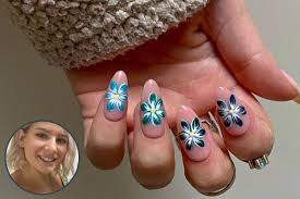 Lauren g adams, hallandale beach, florida. Nowtrending Hawaiian Floral Nails By Lauren Adams Scratch Magazine