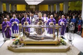 Ordinul fraţilor minori capucini şi custodia fericitul ieremia din românia au organizat profesiunea simplă a şapte fraţi, în cadrul sfintei liturghii care a fost celebrată duminică, 23 septembrie 2012, la ora 9.30, în sanctuarul fericitul ieremia din oneşti. Onesti CelebrÄƒri La Implinirea A 10 Ani De La Repatrierea Moastelor Fericitului Ieremia Radio Maria