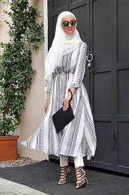 For more inspiration, check out these top 20 hijab styles that every hijabi should know. 27 Stylish Hijab Outfit Ideas That Are In Line With The Latest Fashion