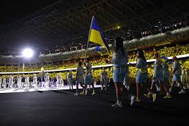На каком месте украина, кто впереди, кто догоняет ? Vyhod Sbornoj Ukrainy Na Ceremonii Otkrytiya Olimpiady V Tokio Kak Eto Bylo Foto