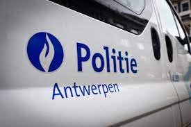De acteur werd opgepakt voor de wurging, huiselijk geweld en wangedrag. Vlaamse Acteur Opgepakt In Onderzoek Naar Vermoedelijk Kinde De Standaard Mobile