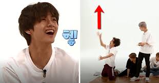 Descarga este vector premium de juegos tradicionales coreanos y descubre más de 10 millones de recursos. Bang Bangtan V De Bts Invento Una Manera Magica Para Enganar