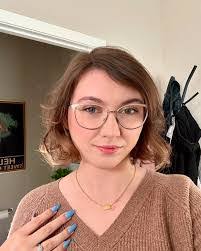 Amy Lloyd's Instagram, Twitter & Facebook