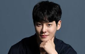 Cha in ha merupakan aktor kelahiran 15 juli 1992 yang memulai debut dramanya pada 2017. Mendiang Cha In Ha Ganteng Dan Keren Di Episode Terbaru Love With Flaws Staf Ungkap Sikap Baiknya