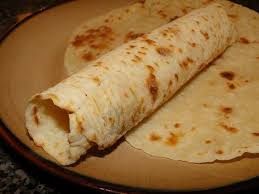 Die Lefse Ist Ein Dunnes Fladenbrot Der Traditionellen Norwegischen Kuche Meist Wird Es Zum Kaffee Genossen Und Mi Rezepte Fladenbrot Backen Kochen Und Backen