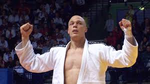 Een gouden medaille halen op de olympische spelen. Henk Grol Wint Goud Op Ek Judo Nos Jeugdjournaal