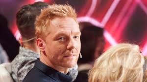 Entdecke rezepte, einrichtungsideen, stilinterpretationen und andere ideen zum ausprobieren. Bereczki Zoltan Az Uj Munkajarol Nlc Hu