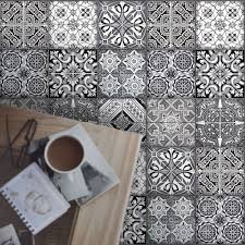 Neu Unser Fliesenspiegel Black N White Alte Fliesen Uberkleben Und Ihnen Einen Zauberhaften Neuen Look Verlei Fliesenaufkleber Fliesenfolie Fliesenspiegel