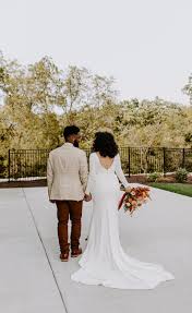 Colorful Dahlia Inspired Mod Boho Inspiration At The Eloise Mt Horeb Wi Olive Branch In 2020 Wedding Inspiration Fall Boho Inspiration Wedding Dress Inspiration