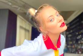 Prerefren spune tu nu e ciudat? Ce Avere Are De Fapt Delia Matache Doar Casa Ei ValoreazÄƒ Peste Un Milion De Euro Impact