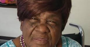 Mae Collins's Instagram, Twitter & Facebook