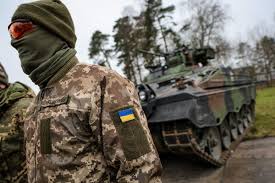 Germany Announces Record €2.7B in Military Aid for Ukraine - Bloomberg