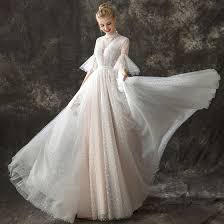 Es ist kein typisches hochzeitskleid. Vintage Champagner Durchsichtige Brautkleider Hochzeitskleider 2018 A Linie Stehkragen Glockenhulsen Geflecktes Tulle Sweep Pinsel Zug Ruschen