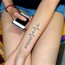 Tato tulisan di tangan cocok untuk anda jika anda memiliki momen indah yang tidak ingin anda lupakan dan jadikan momen itu untuk diabadikan. Jual Produk Tato Temporer Body Art Termurah Dan Terlengkap Juni 2021 Bukalapak