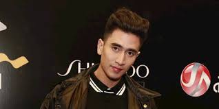 Setelah lulus ujian nasional, verrell dan keluarga akan berlibur ke korea selatan. Penghasilan Verrell Bramasta 3 Bulan Jadi Youtuber Bisa Beli 2 Mobil Kapanlagi Com