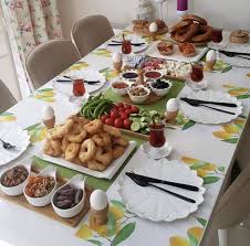 Roshani P Adli Kullanicinin Dinner Table Set Up Panosundaki Pin Yeme Icme Yemek Ic Mekan