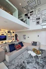 A massive extractor hood will look great, as will a lot of glass. Lofts Ideas Decoration