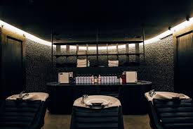 G Michael Salon Indianapolis Indiana Hair Salons Photos Salon Interior Design Hair Salon Hair Salon Interior
