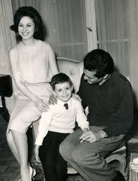 Faten Hamama And Omar Sherif With Their Son Tarek Egyptian Actress Old Celebrities Arab Celebrities