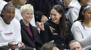 I love that she and sue bird are a total seattle power couple! How Sue Bird And Megan Rapinoe Are Redefining What It Means To Be A Seattle Power Couple