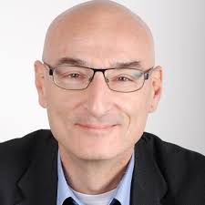 Du bist eine Heldin! Du bist ein Held! So hat die Festrede von Matthias  Nold am 16.6 an der Diplomfeier in Olten begonnen. Diese Rede hat die  Hürden beinhaltet, die wir im