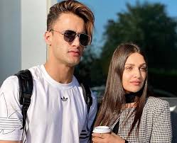 Coming to the good things about our marriage and having a much older husband this is quite irritating of course, i don't have much say regarding where to invest and how to invest. Himanshi Khurana On Age Difference With Asim Riaz Marriage Plans And More