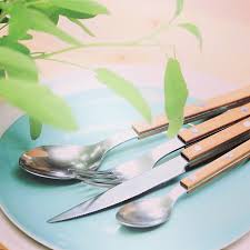 Pour De Bons Moments De Convivialite Le Bistrot Est Parfait Couverts Flatware Tableware Salad Servers Spork