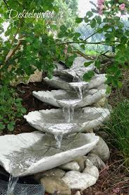 Dekoelement Bachlauf Aus Betonblatter Selber Bauen Garten Brunnen Garten Diy Wasserbrunnen