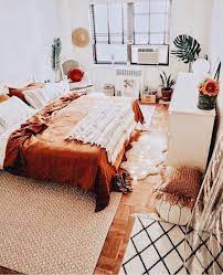 Pin By Bianca Ruiz On Our New Home Apartment Decor Bedroom Orange Orange Rooms