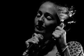 Entrevista: “Assim como nós somos um casal que toca muito violão, nós  também fazemos muito sexo”, diz o duo Letuce