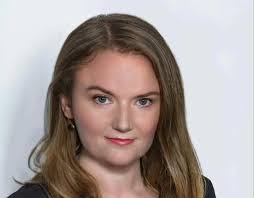 Jennifer Strong's Instagram, Twitter & Facebook