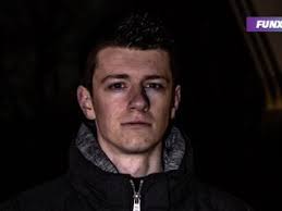 Kayla zit door lachgas in een rolstoel: "Van de ene op de andere dag kon ik  niet meer lopen"