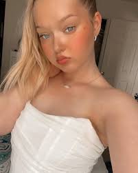 Emily Pearson(@emiilypearson) • Instagram 사진 및 동영상