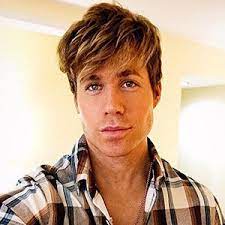 Angel was engaged to model tiffany lynn after a 5 year relationship in 2008 the couple broke up. Ashley Parker Angel Gay Son Wife Married Net Worth Parents