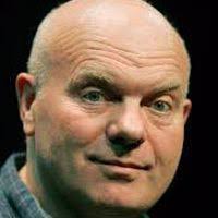 گوین لوی نویسنده کتاب 275 بازی نمایشی پیوسته