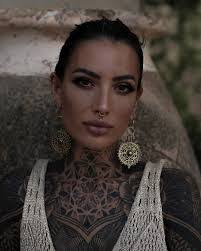 Leah Blum's Instagram, Twitter & Facebook