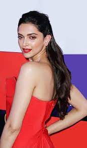 Straight and silky hair texture is perfect to this deepika padukone hairdo. Deepika Padukone Filmfare Com