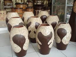 Daun kering dapat digunakan untuk menghias. Kerajinan Cangkang Telur Unik Dan Cantik