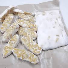 'alat yang digunakan dandang saringan baskom kipas angin tempe sotel kayu kompor tampah daun pisang atau kantong plastik. Tempe Homemade Putih Bersih Nampak Gebu Kejadiannya Keluarga