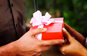 If you've been thinking it's time to get a new coffeemaker, here's a nice gift that you can both enjoy. 8 Gift Ideas Just Right For A New Relationship Lovetoknow